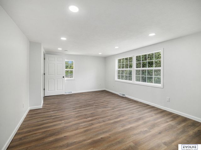 803 Ave H, Plattsmouth, NE 68048