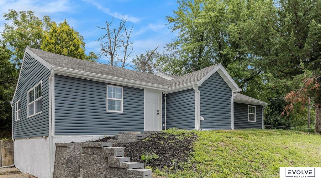 803 Ave H, Plattsmouth, NE 68048