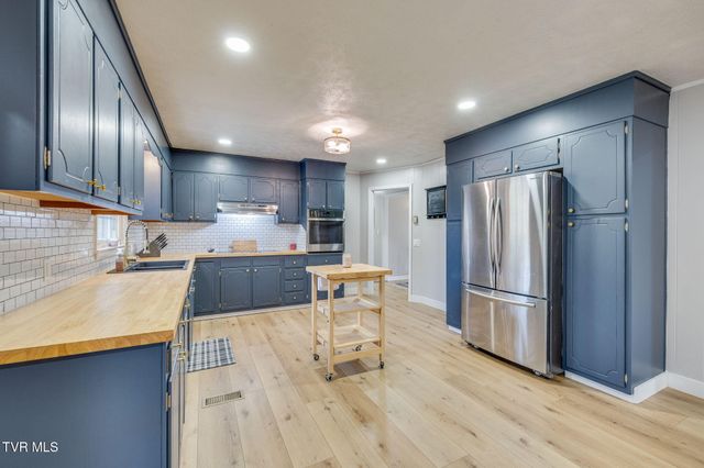 5404 Memorial Boulevard, Kingsport, TN 37664