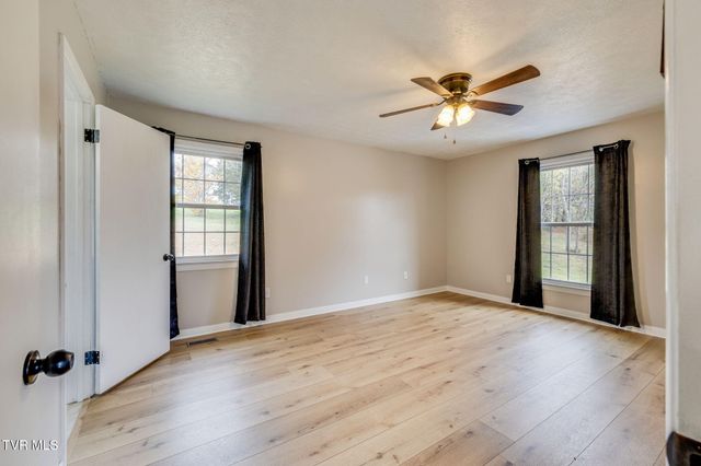 5404 Memorial Boulevard, Kingsport, TN 37664