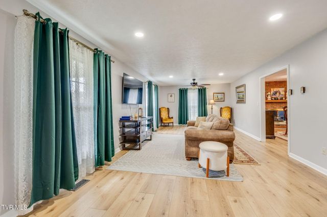 5404 Memorial Boulevard, Kingsport, TN 37664