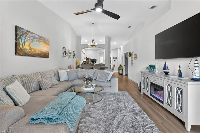 6175 Mandalay CIR 29, Naples, FL 34112