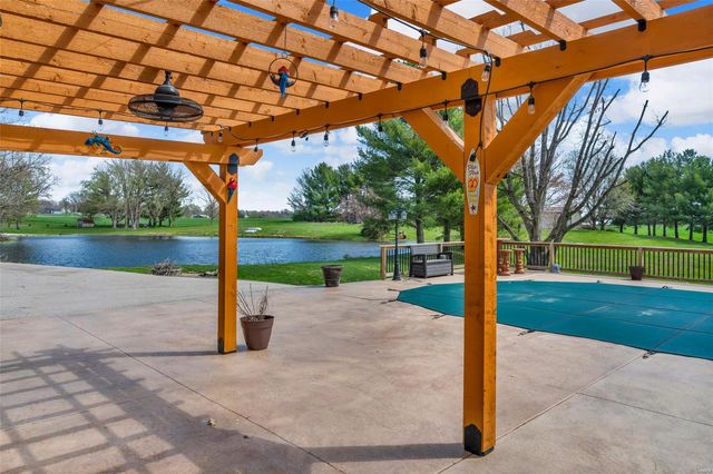 8620 State Route 163, Belleville, IL 62223
