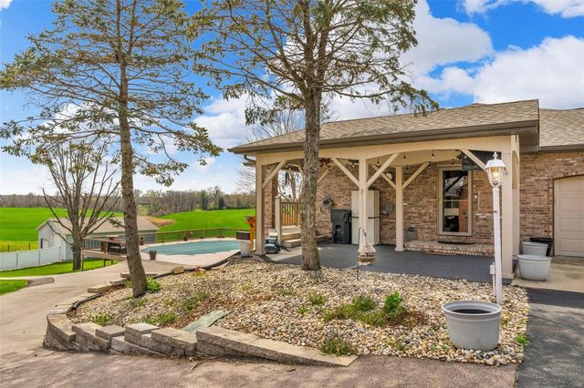 8620 State Route 163, Belleville, IL 62223