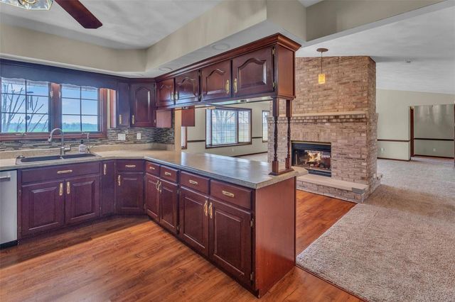 8620 State Route 163, Belleville, IL 62223
