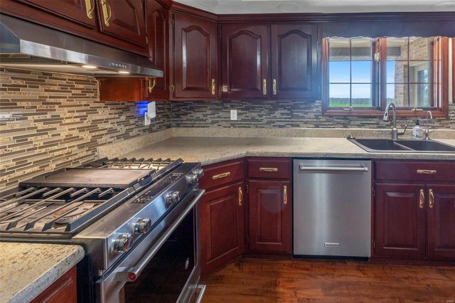 8620 State Route 163, Belleville, IL 62223