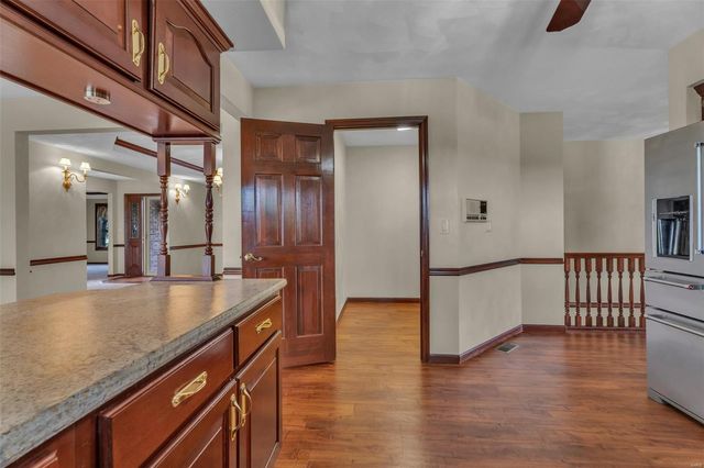8620 State Route 163, Belleville, IL 62223