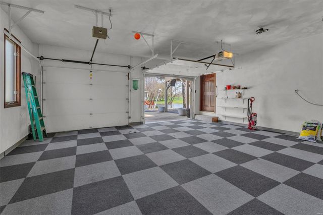 8620 State Route 163, Belleville, IL 62223