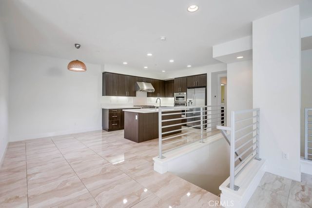 67 Lennox, Irvine, CA 92612
