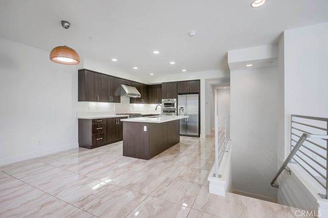67 Lennox, Irvine, CA 92612