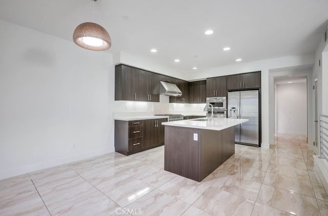 67 Lennox, Irvine, CA 92612