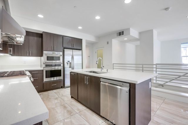 67 Lennox, Irvine, CA 92612