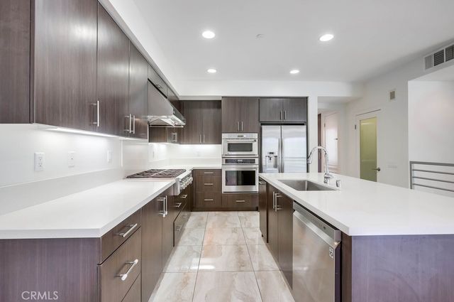 67 Lennox, Irvine, CA 92612