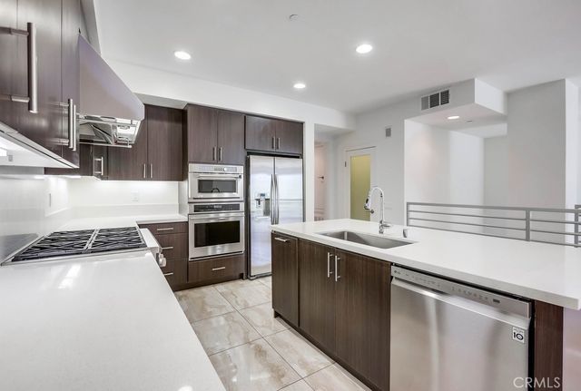 67 Lennox, Irvine, CA 92612