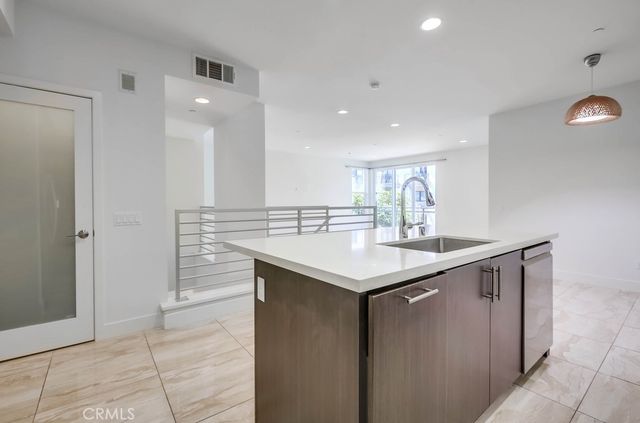 67 Lennox, Irvine, CA 92612