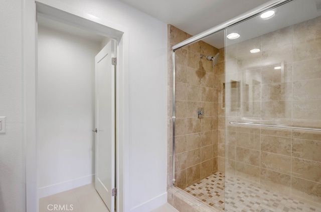 67 Lennox, Irvine, CA 92612
