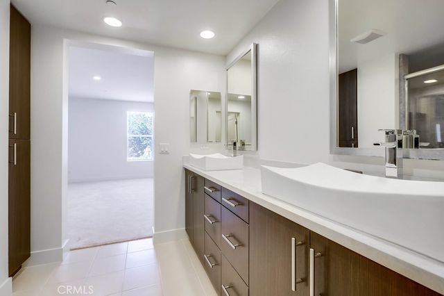 67 Lennox, Irvine, CA 92612