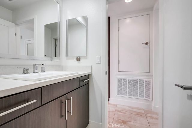 67 Lennox, Irvine, CA 92612