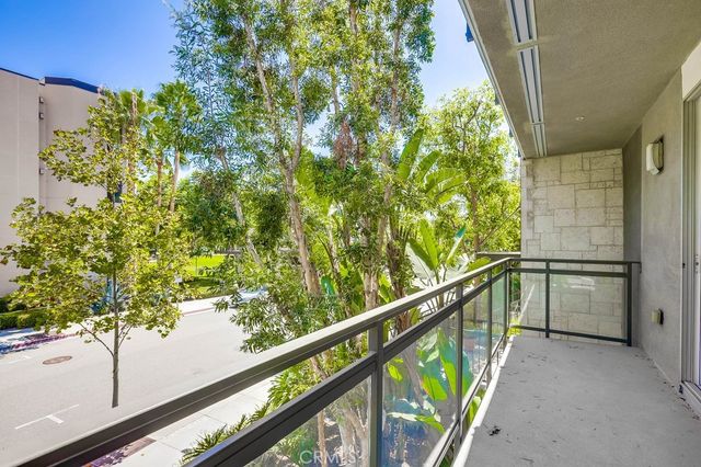 67 Lennox, Irvine, CA 92612