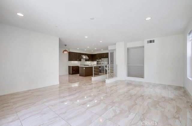 67 Lennox, Irvine, CA 92612
