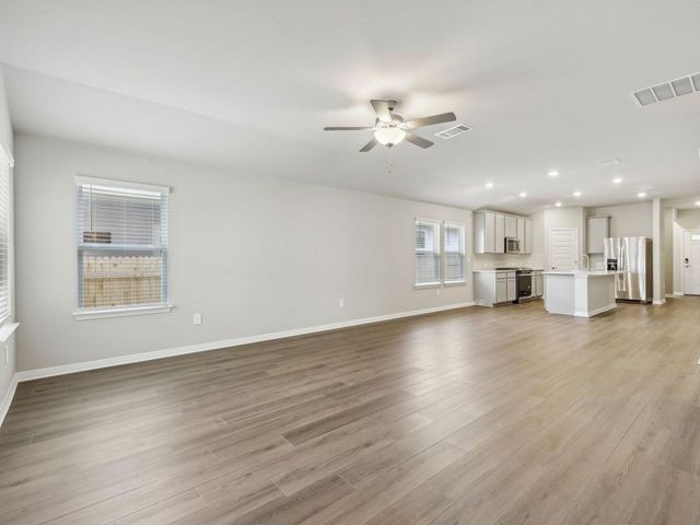 145 Sleep HOLW, Jarrell, TX 76537