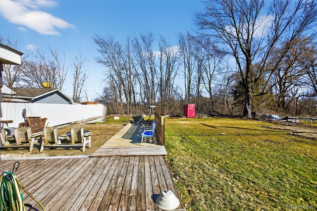 8679 State Road, Millington Village, MI 48746