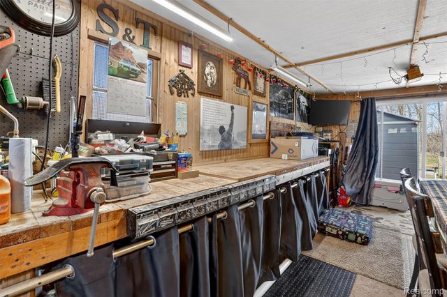 8679 State Road, Millington Village, MI 48746