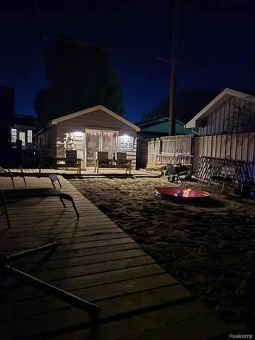 8679 State Road, Millington Village, MI 48746