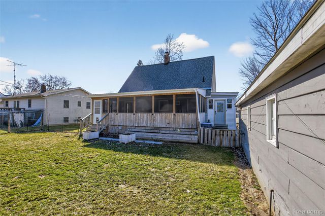 8679 State Road, Millington Village, MI 48746