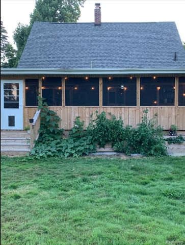 8679 State Road, Millington Village, MI 48746