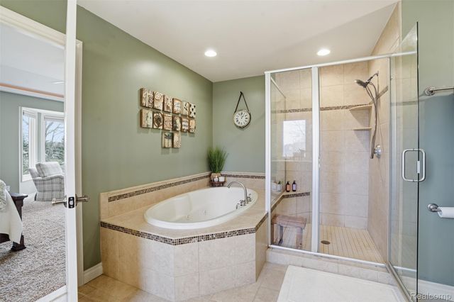 8851 Stoney Creek Drive, Green Oak Township, MI 48178