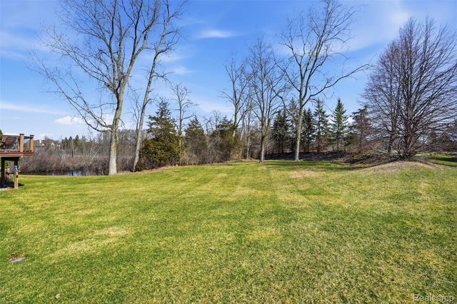 8851 Stoney Creek Drive, Green Oak Township, MI 48178