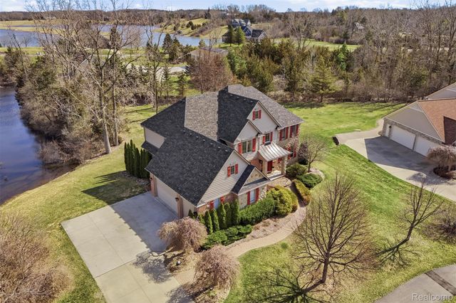 8851 Stoney Creek Drive, Green Oak Township, MI 48178