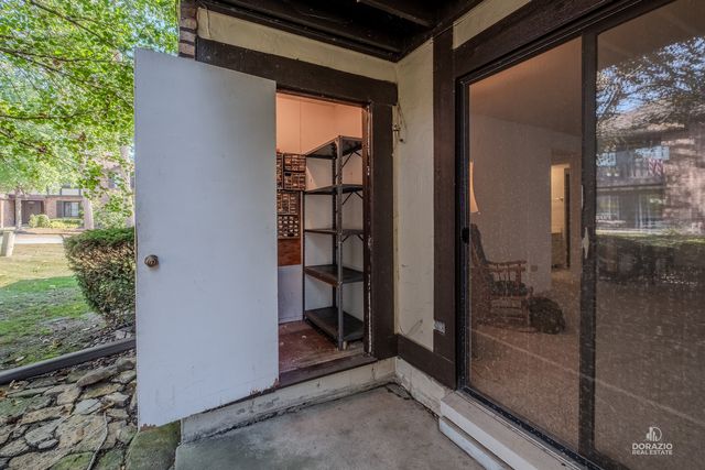 8216 Mulberry Court 8A, Palos Hills, IL 60465