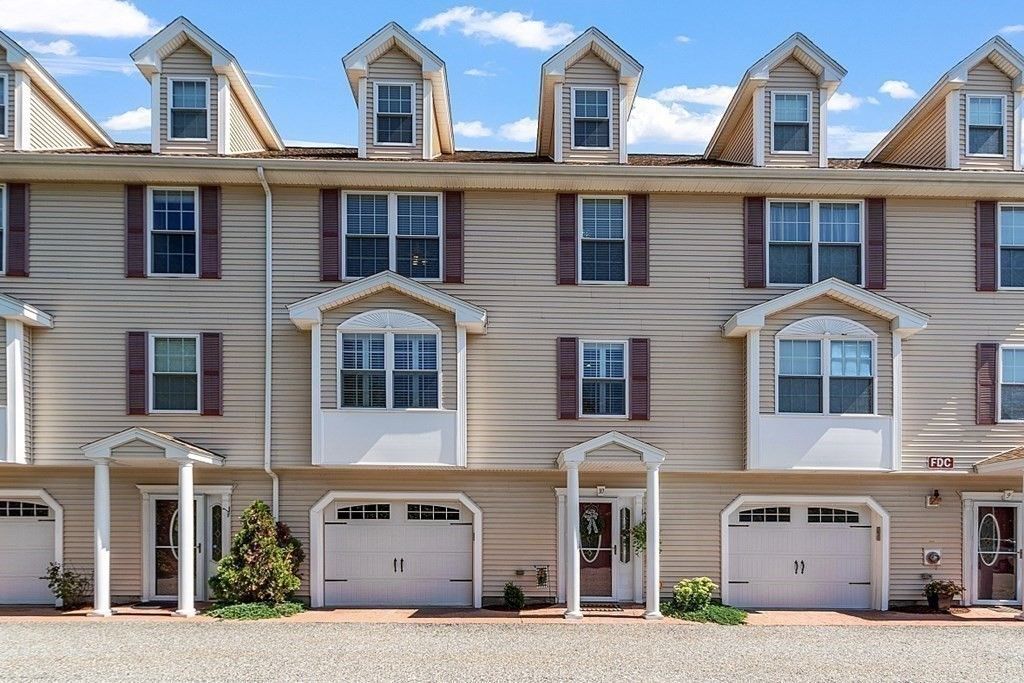 36 Middlesex Ave 10, Wilmington, MA 01887