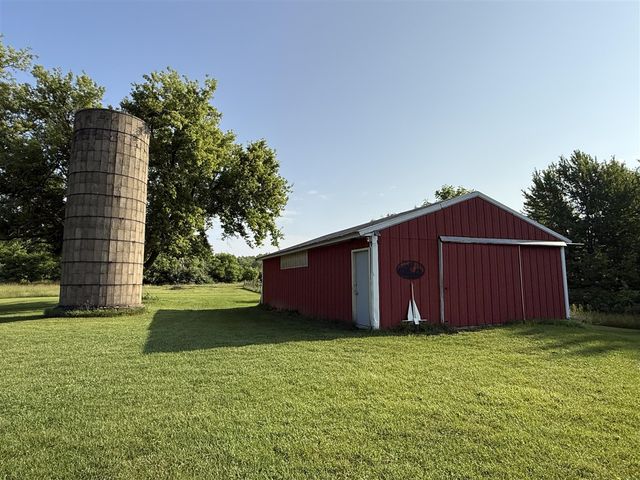 39444 6th Avenue, Bloomingdale, MI 49026
