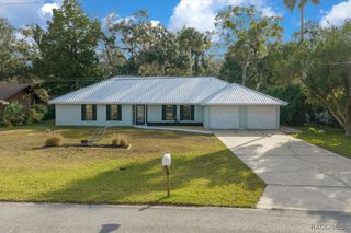 18 Palm Circle Drive, Inglis, FL 34449