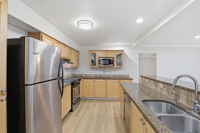 22855 E Country Vista Dr, Liberty Lake, WA 99019