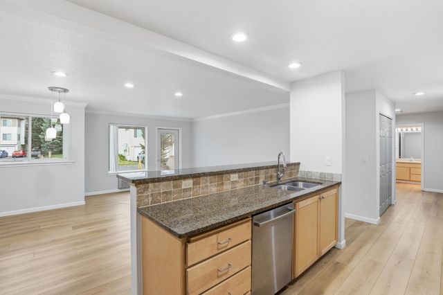 22855 E Country Vista Dr, Liberty Lake, WA 99019