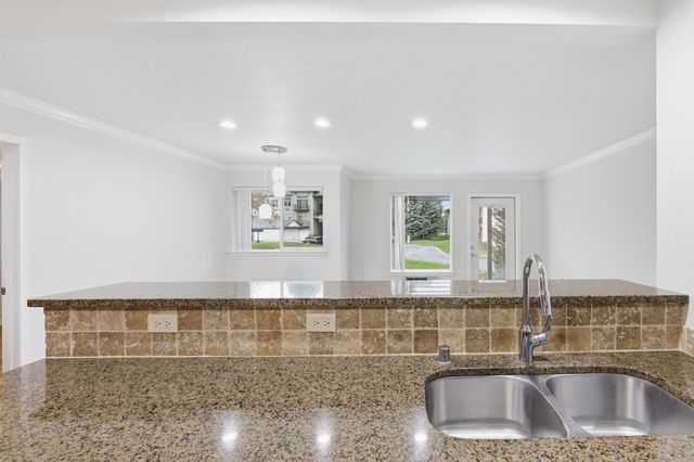 22855 E Country Vista Dr, Liberty Lake, WA 99019