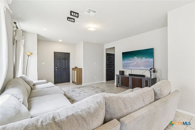 2505 Dino Drive, Seguin, TX 78155
