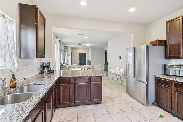 2505 Dino Drive, Seguin, TX 78155