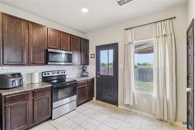 2505 Dino Drive, Seguin, TX 78155
