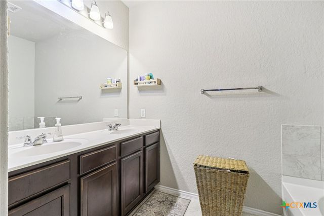 2505 Dino Drive, Seguin, TX 78155