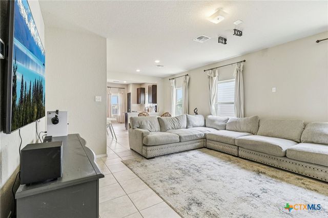 2505 Dino Drive, Seguin, TX 78155