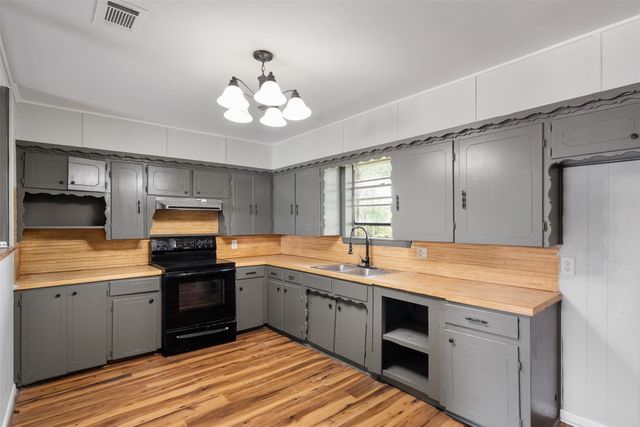 229 Bois D Arc Street, Canton, TX 75103