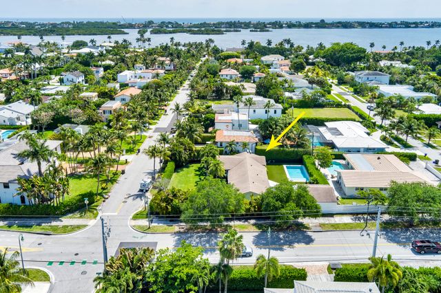 260 E Lakewood Road, West Palm Beach, FL 33405