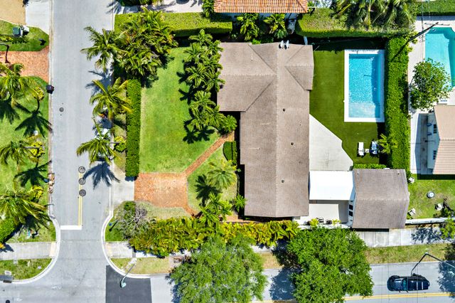 260 E Lakewood Road, West Palm Beach, FL 33405