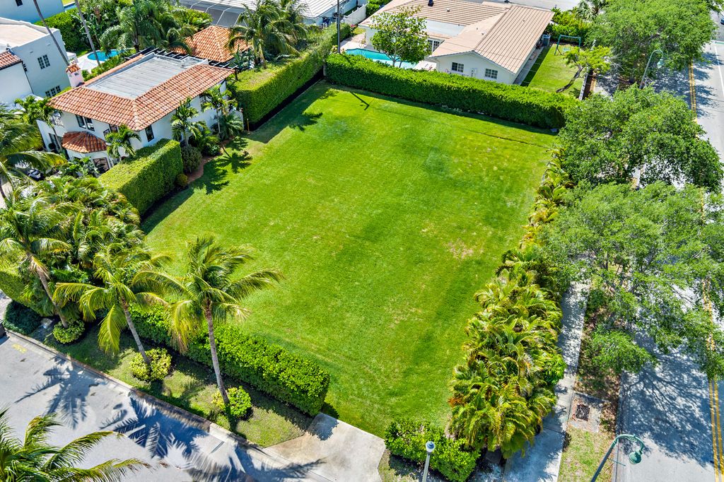 260 E Lakewood Road, West Palm Beach, FL 33405