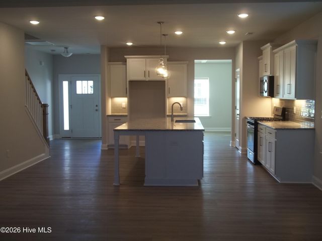 821 Red Sky Drive NE, Winnabow, NC 28479